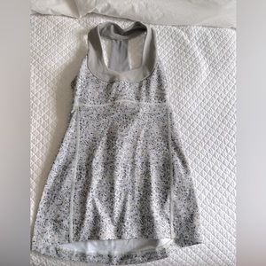 lululemon tank top size 4-6